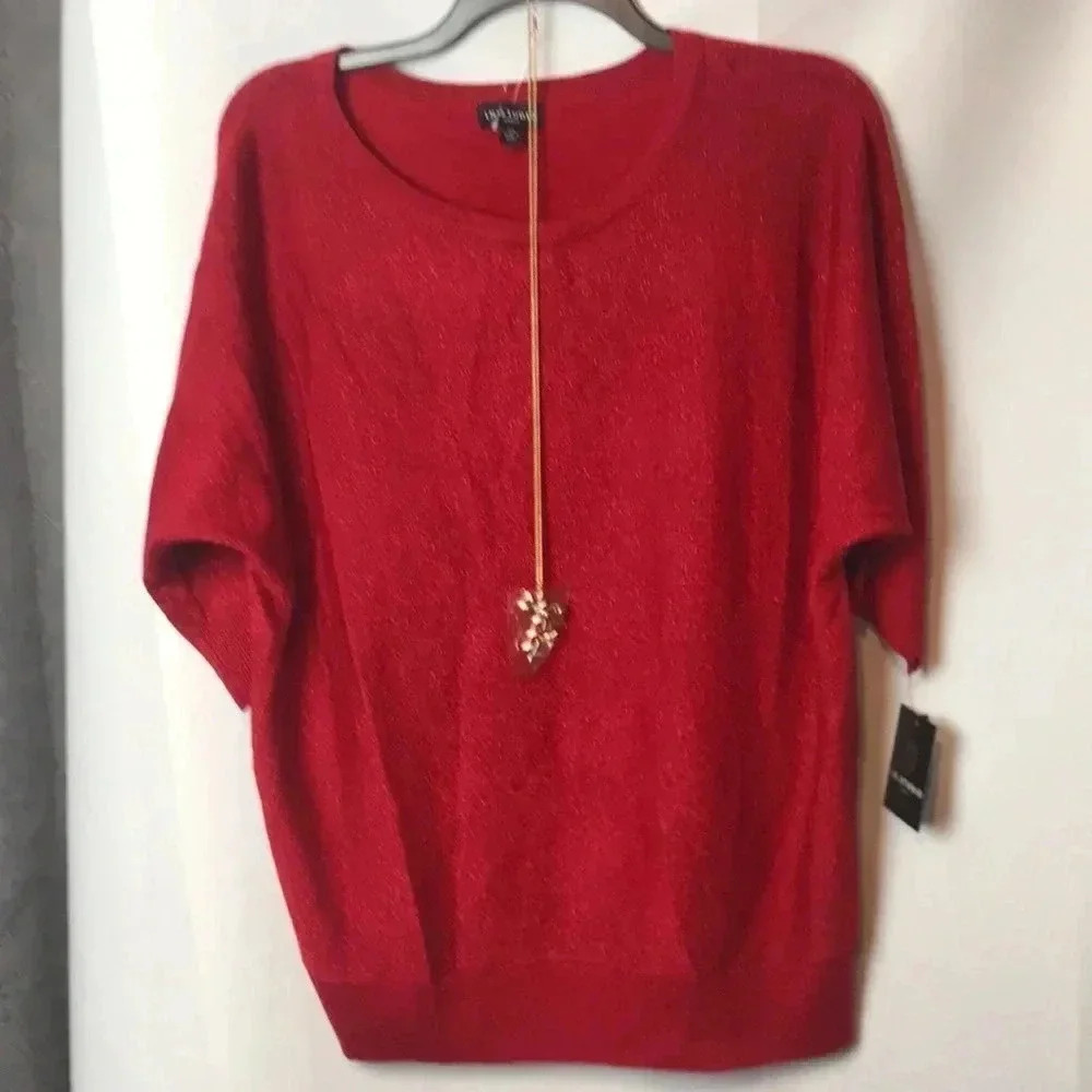 IN STUDIO WO SZ‎ 2X RED METALLIC SWEATER & CHRISTMAS ACCENT NECKLACE